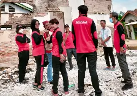 Budhi Condrowati Pimpin Pemberian Bantuan Untuk Yayasan Al-Falah