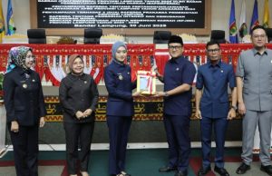 Ketua DPRD Ahmad Giri Akbar Pimpin Rapat Paripurna Penyampaian Raperda Pertanggungjawaban Pelaksanaan APBD 2024