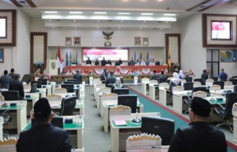 Paripurna : Penandatanganan Raperda APBD 2024 dan Persetujuan RPJMD 2025-2029