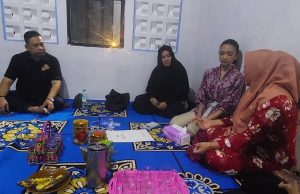 Andika Wibawa hingga Ruby Chairani Kunjungi Rumah Duka Mahasiswa FEB Unila